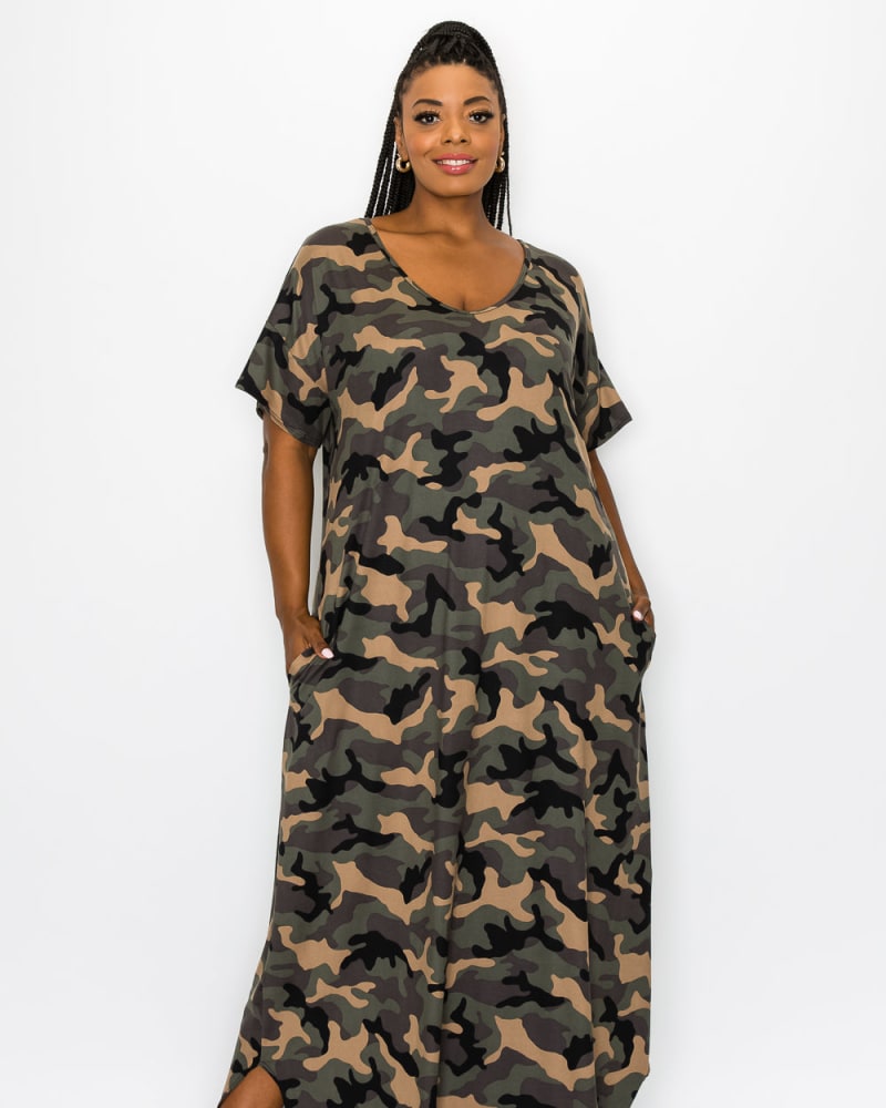 Front of a model wearing a size 1X Katt Camo Pocket Maxi Dress in Olive Airforce Moss by L I V D. | dia_product_style_image_id:240839